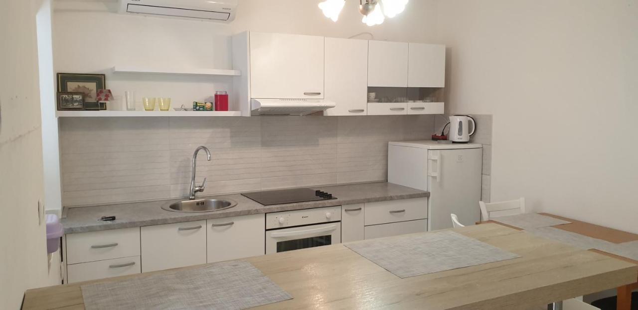 Ulica Dvori Narca 12 Apartment 4+2 Per. Baška Dış mekan fotoğraf