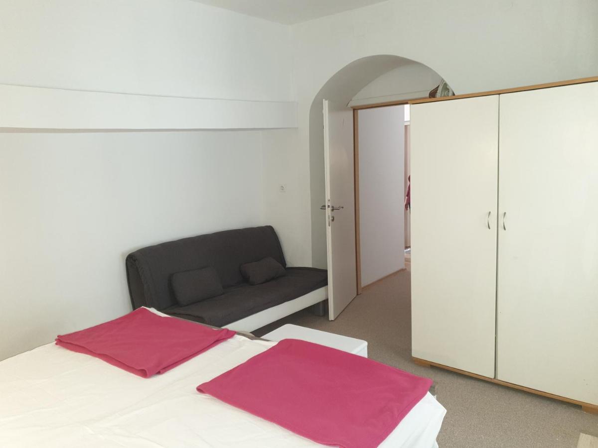 Ulica Dvori Narca 12 Apartment 4+2 Per. Baška Dış mekan fotoğraf