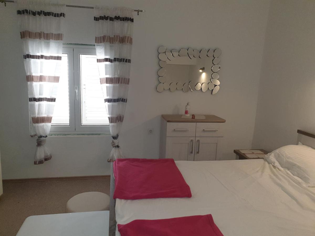 Ulica Dvori Narca 12 Apartment 4+2 Per. Baška Dış mekan fotoğraf