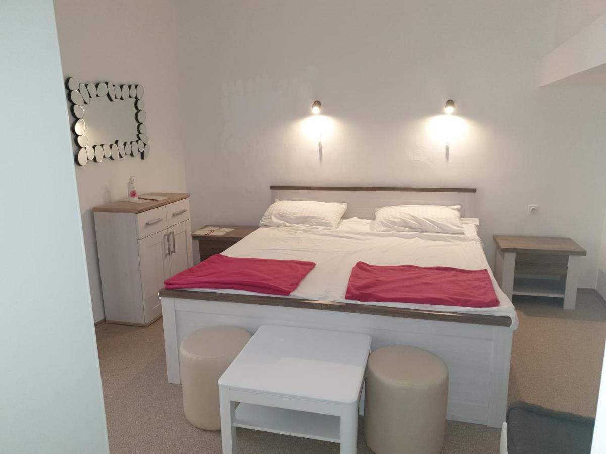 Ulica Dvori Narca 12 Apartment 4+2 Per. Baška Dış mekan fotoğraf
